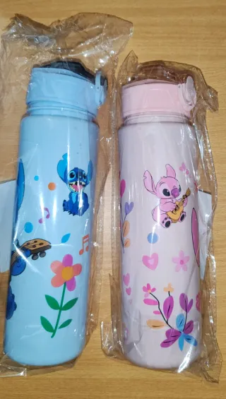 Pack 2 botellas infantiles Stitch 700 ml – nuevas