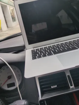 MacBook Air 13 i5 8GB RAM