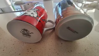 Tazas de cerámica con gatos