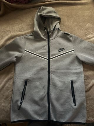 Casaco Nike Tech Cinza