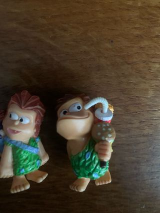 5 Figuras Huevo Kinder Sorpresa Cavernícolas