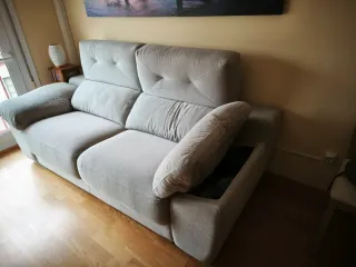 Sofá alta gama, 3 plazas , 2'10 m largo.