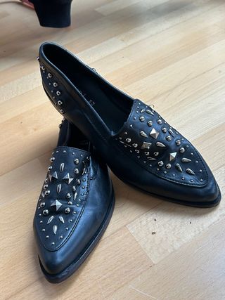 Mocasines Gaudí Piel Tachuelas Negros