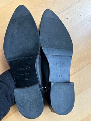 Mocasines Gaudí Piel Tachuelas Negros