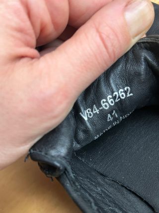 Mocasines Gaudí Piel Tachuelas Negros