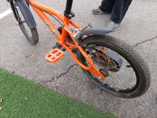 Bicicleta infantil Btwin naranja