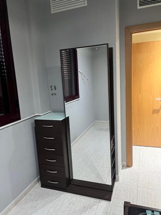 Piso completo habitacion recibidor Comedor mesa