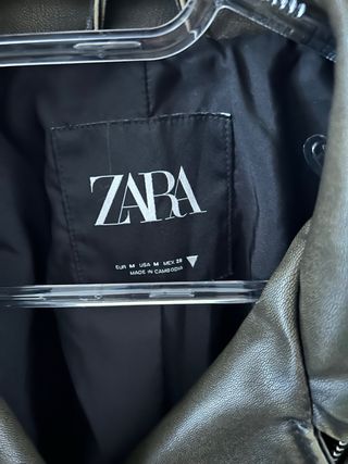 Giubbotto biker effetto pelle con cintura Zara