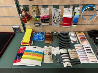 Lote adornos pelo liquidación tienda