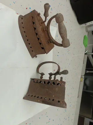 2 Planchas antiguas de hierro