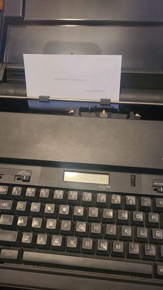 Máquina de Escribir Eléctrica Olivetti ET Compact