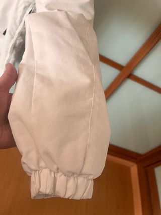 Parka Pull&Bear color blanco roto talla XS