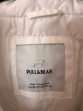 Parka Pull&Bear color blanco roto talla XS