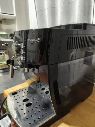 Cafetera DeLonghi Magnifica S Negra