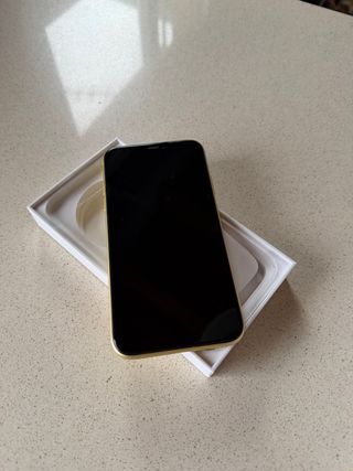 iPhone 11 128GB Amarillo