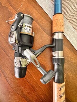 Caña de pescar Mitchell y carrete Shimano sin usar