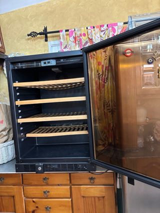 Vinoteca 24 botellas