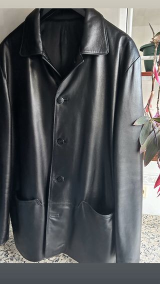 Chaqueta de cuero negra peletería