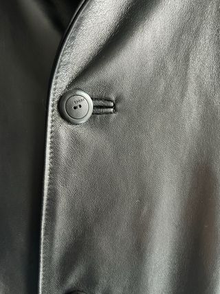 Chaqueta de cuero negra peletería