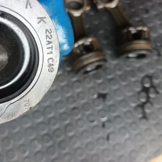 Pistones con bielas motor K9K