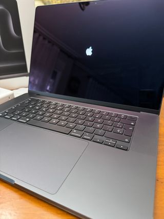 Macbook Pro 16 M4 Pro 24GB RAM 512GB + Magic Mouse