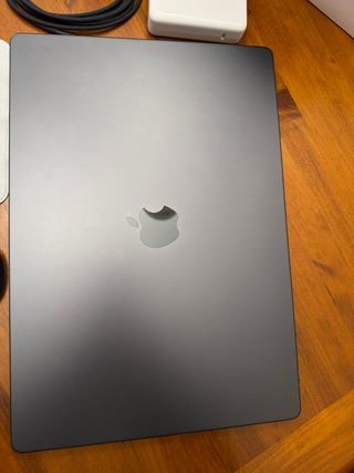 Macbook Pro 16 M4 Pro 24GB RAM 512GB + Magic Mouse