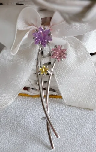 SIN ESTRENAR 2 BROCHES  (3€ CADA UNO)