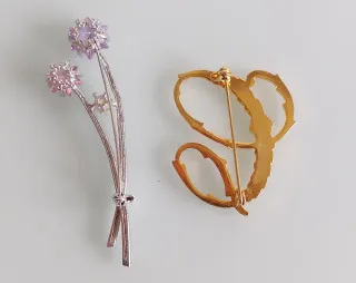 SIN ESTRENAR 2 BROCHES  (3€ CADA UNO)