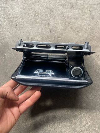 Cenicero Mercedes 190