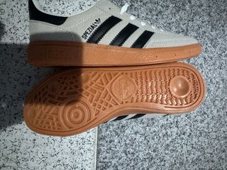Adidas Spezial Beige/Negras