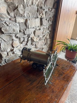 Camión Cisterna Bruder