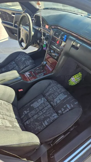 Mercedes-Benz Clase E 2001