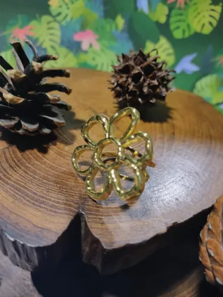 Anillo Acero Flor Ajustable Dorado