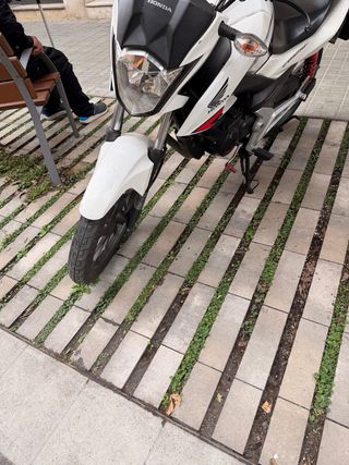 Honda CBF 125 2016 Blanca