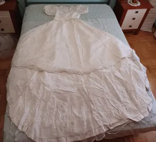 Vestido de Novia Blanco con Velo