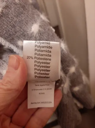 Cardigan grigio con pois bianchi e pizzo