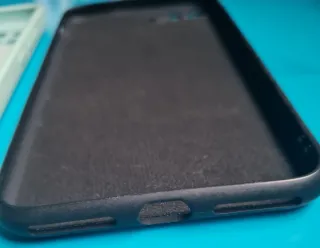 2 Fundas para móvil (negras y claras)