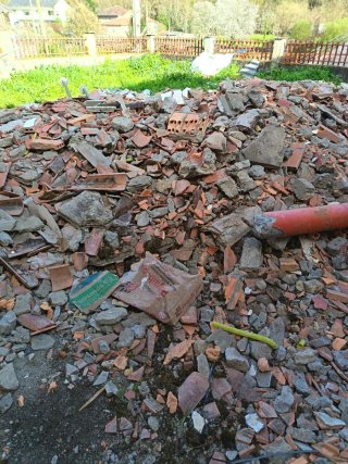 Últimos días. Se Regala.Escombros de obra