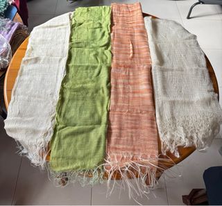 Pañuelos de tela (blanco, verde, naranja)