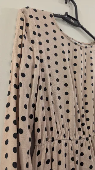 Blusa de lunares beige y negro