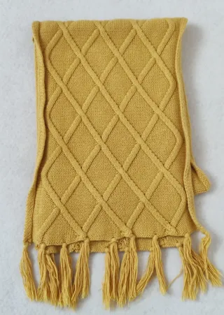 Completo cappellino e sciarpa giallo per bambine