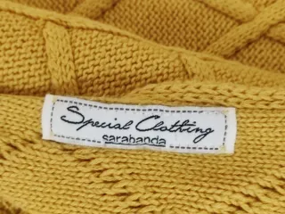 Completo cappellino e sciarpa giallo per bambine