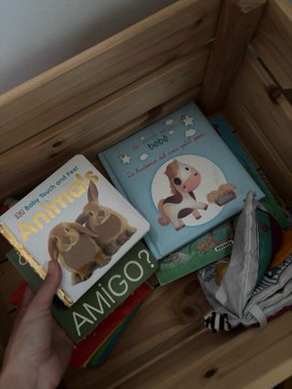Lote Juguetes Bebé Madera, libros y Peluches
