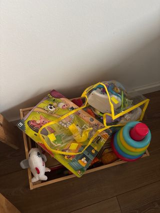 Lote Juguetes Bebé Madera, libros y Peluches