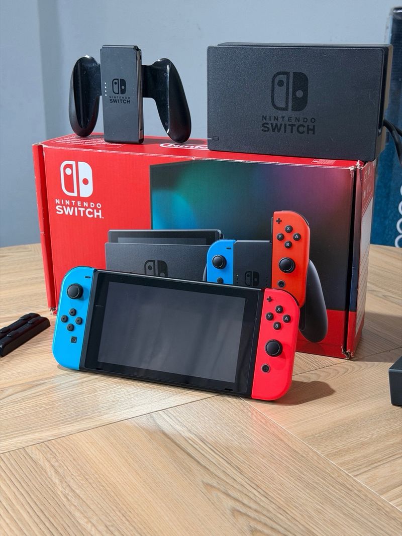 Nintendo Switch V2 (Batería Mejorada) + Caja afbeelding 2