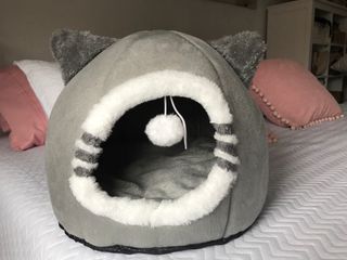Cama Cueva para Gatos Gris y Rosa