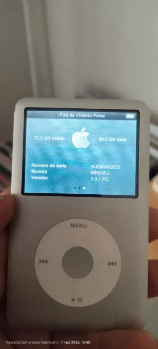 iPod 120 GB con base