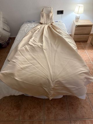 Vestido de Novia color cava