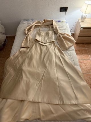 Vestido de Novia color cava