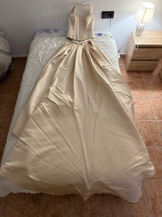 Vestido de Novia color cava